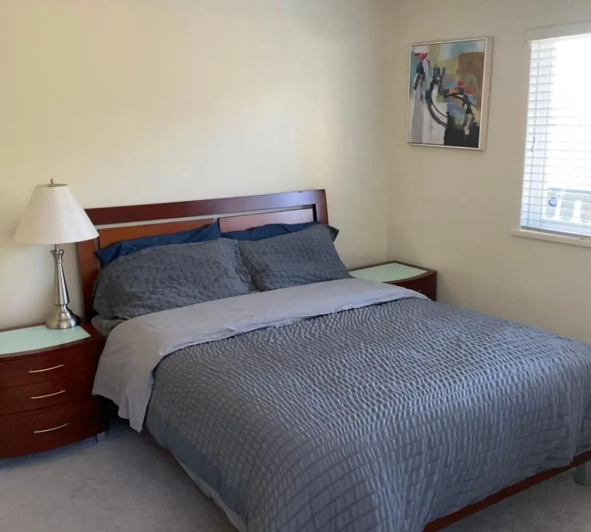 Spacious And Bright Bedroom With Private Bathroom Richmond Canada
